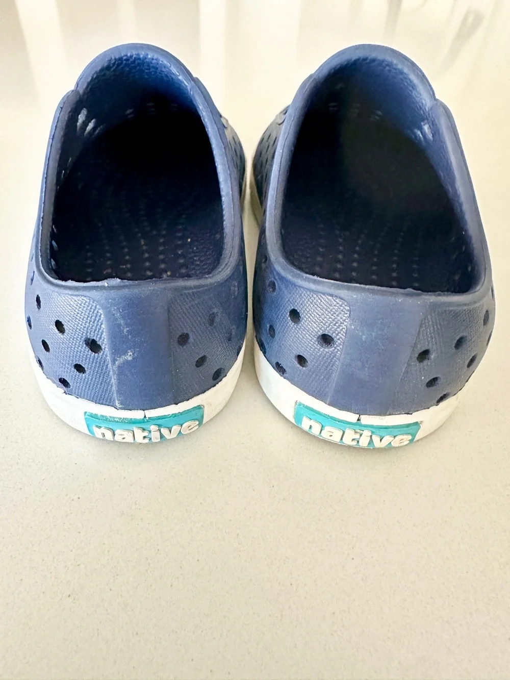 NATIVE JEFFERSON WATERPROOF SLIP-ON SHOES TODDLER SIZE C6 NAVY